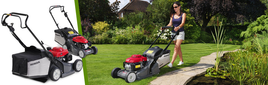 Gauche : 2 tondeuses à gazon Honda Droite : tondeuse à gazon de trois-quarts face, tournée vers la gauche, utilisée par un démonstrateur, dans un jardin.